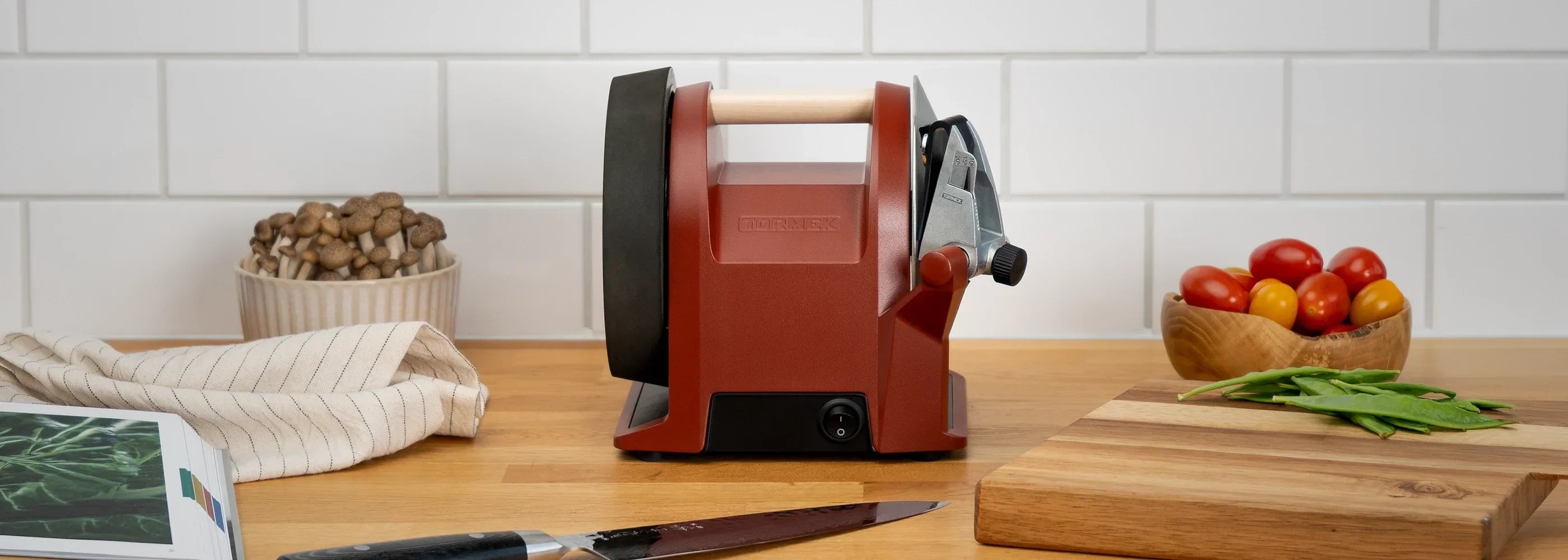 NEW COLOUR – Tormek T-1 in Swedish Red