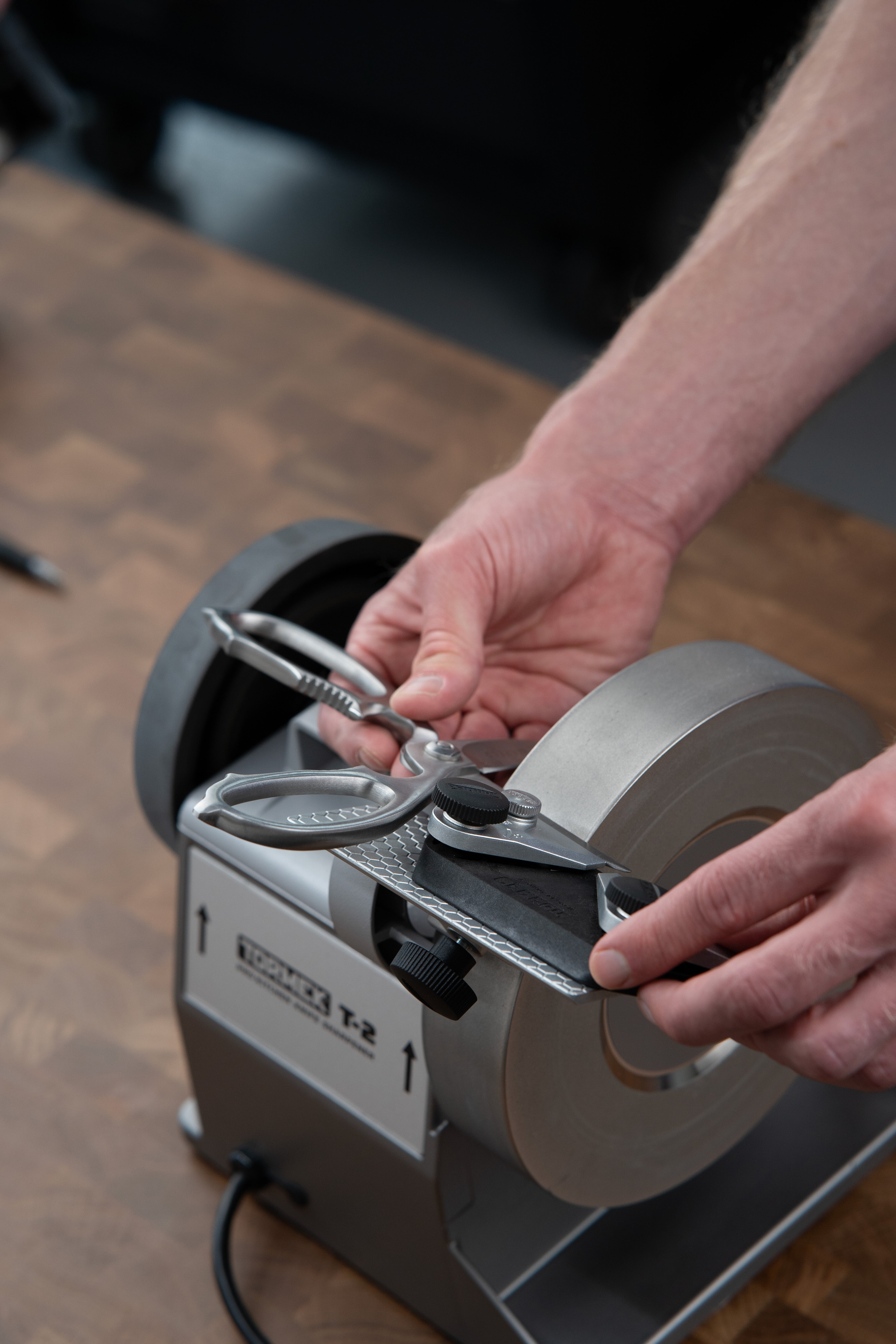 Sharpen Kitchen-Scissors on Tormek T-2 Pro Kitchen Knife Sharpener